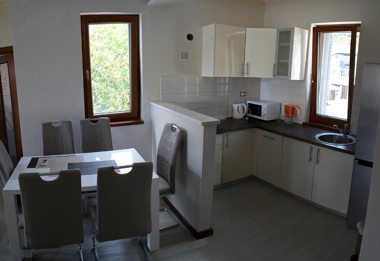 Apartments Admiral Herceg Novi Esterno foto