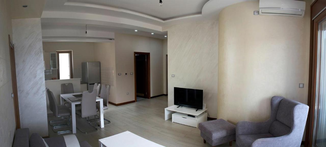 Apartments Admiral Herceg Novi Esterno foto